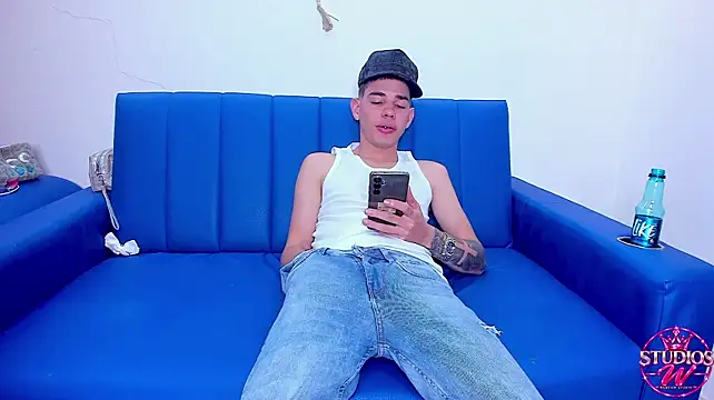 Couple_nolimitsW's Webcam Show