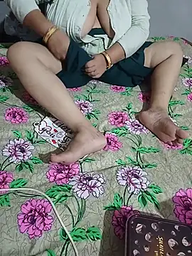 RajSaumya69 Show in webcam