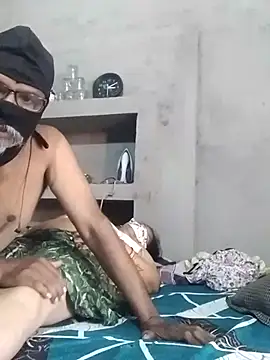 RajSaumya69: διαδικτυακό σόου στην κάμερα