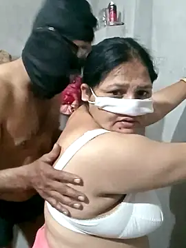 RajSaumya69 Show in webcam