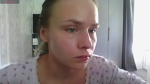 Chat +18 de Annie_Cohn ao vivo