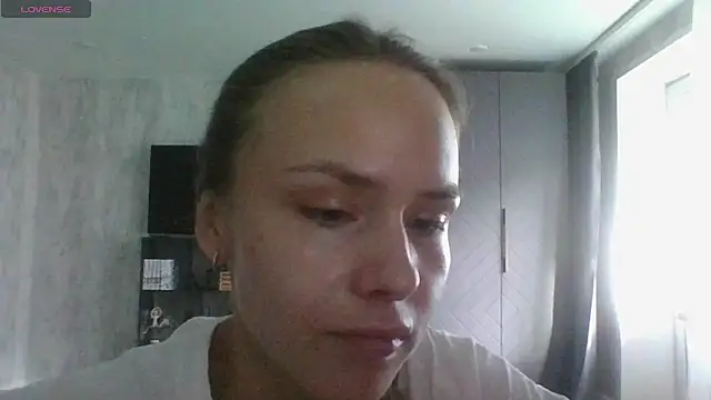 Show modela Annie_Cohn na web-kameri