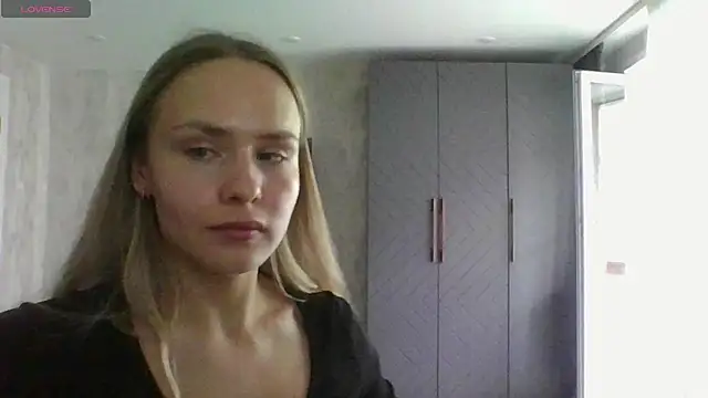 Show modela Annie_Cohn na web-kameri