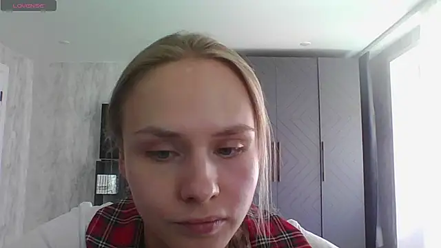 Annie_Cohn Show Webcam