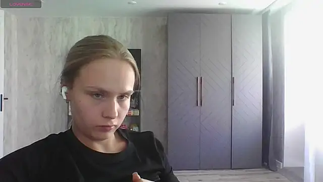 Annie_Cohn Adlı Modelin Canlı XXX Sohbeti