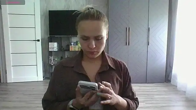 Pertunjukan Kamera Web Annie_Cohn