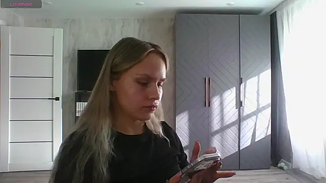 Chat +18 de Annie_Cohn ao vivo