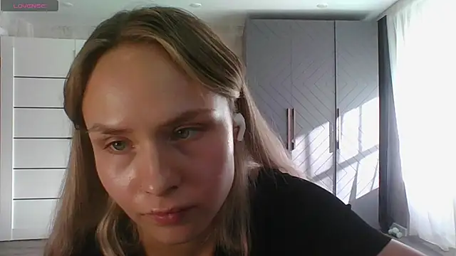 Annie_Cohn Show in webcam