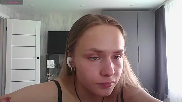 Show modela Annie_Cohn na web-kameri