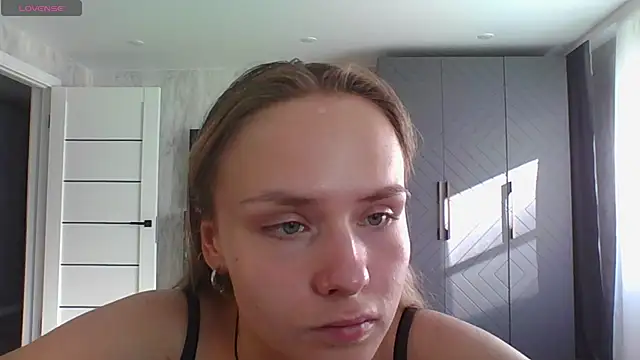 Annie_Cohn Adlı Modelin Canlı XXX Sohbeti