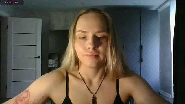 Chat +18 de Annie_Cohn ao vivo