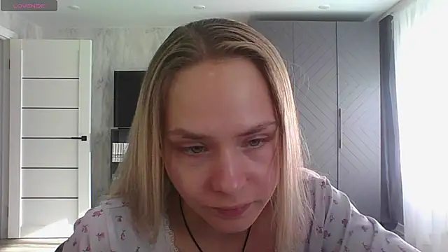 Annie_Cohn Show in webcam