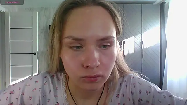 Show modela Annie_Cohn na web-kameri