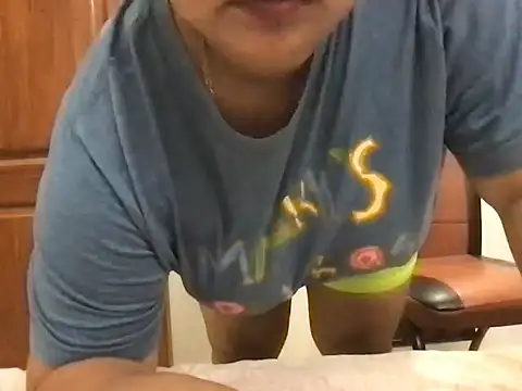 Miss_Nimrat Chat XXX in diretta