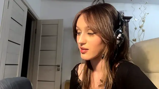 Show modela ShannanWohlers na web-kameri