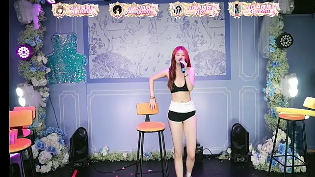 WD-Girl001 Show in webcam