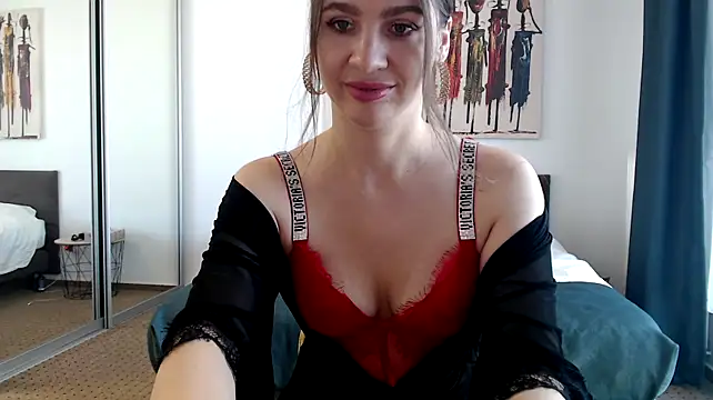 Rina_Rouse Chat XXX in diretta