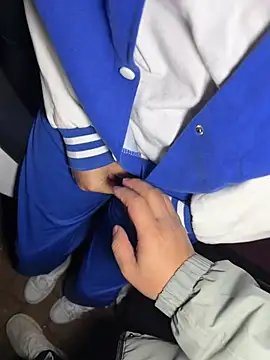 MissY_9: διαδικτυακό σόου στην κάμερα