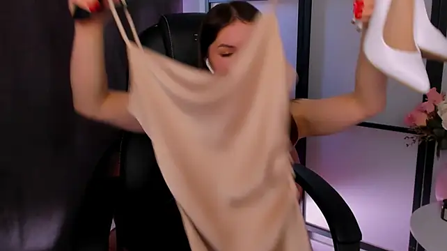 Chat +18 de NicoleBellini ao vivo
