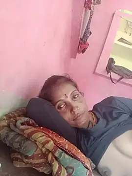 Rinee_suwanee Adlı Modelin Canlı XXX Sohbeti