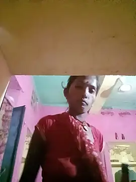 Chat XXX en directo de Rinee_suwanee
