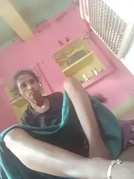 XXX chat uživo modela Rinee_suwanee