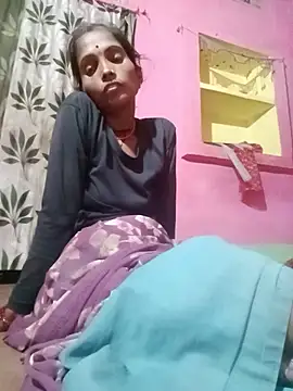 Chat +18 de Rinee_suwanee ao vivo