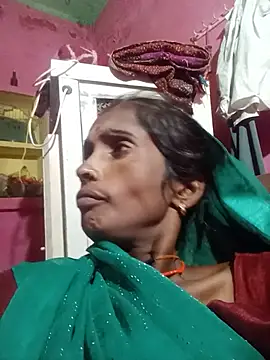 Chat XXX en directo de Rinee_suwanee