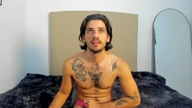 Pokazy przed kamerką – Lewis_rice1