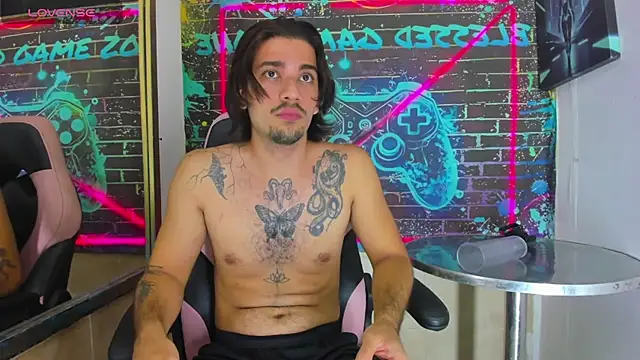 Pokazy przed kamerką – Lewis_rice1