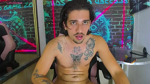 Pokazy przed kamerką – Lewis_rice1
