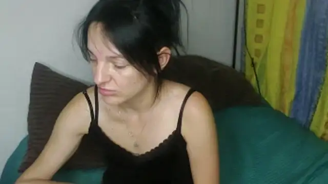 Velvet-Naughty's Webcam Show