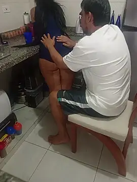 Show modela Elcontadorysusecretaria na web-kameri