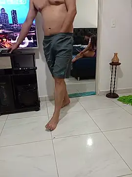 Show modela Elcontadorysusecretaria na web-kameri