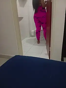 Show modela Elcontadorysusecretaria na web-kameri