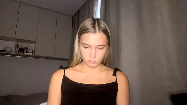 AndeanWhim's Live XXX Chat