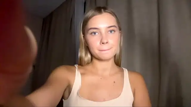 AndeanWhim's Live XXX Chat