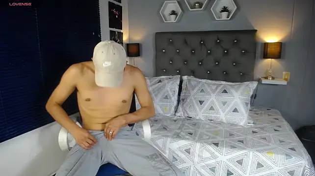 xxx_thesupercum_'s Webcam Show