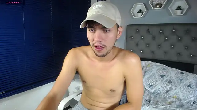 Webkamerová show xxx_thesupercum_
