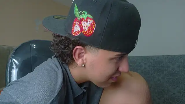 Show de Twister_Lennox na webcam