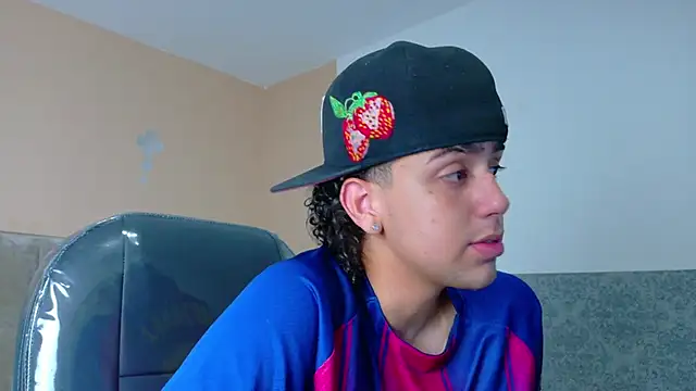 Twister_Lennox Webcam Show