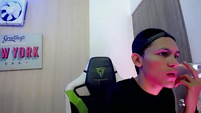 عرض كام Asher_athlets