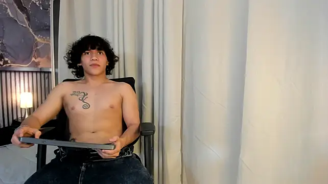 adrian_black86306 – webcam-show