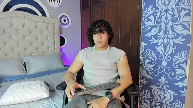 adrian_black86306 – Kamerová šou