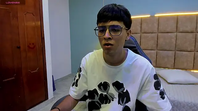 Zayn_carter Show in webcam