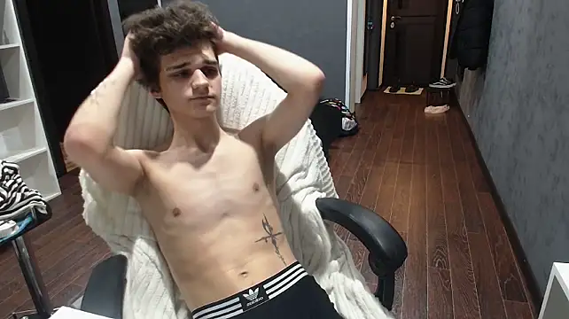 XXX chat uživo modela PeachTreee