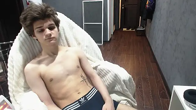 Show modela PeachTreee na web-kameri