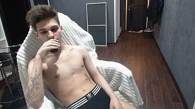 PeachTreee Webcam Show