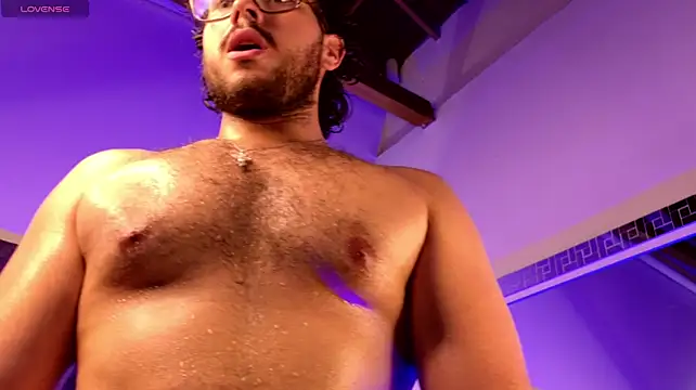 Show modela Enzo_bossJS na web-kameri