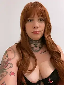 Foxy_Ink01 লাইভ XXX চ্যাট
